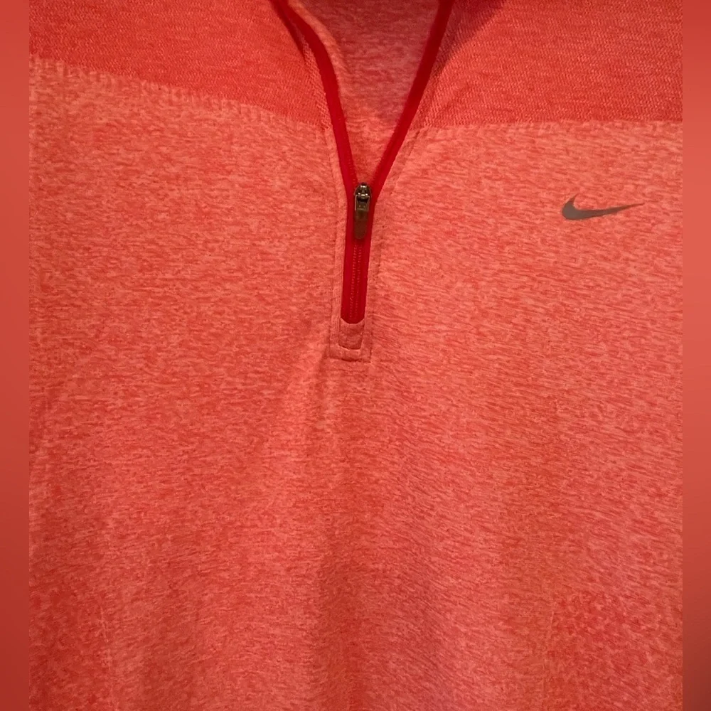 🔥❤️NIKE Running zip up top size Small in beautiful shade coral/red. NICE!